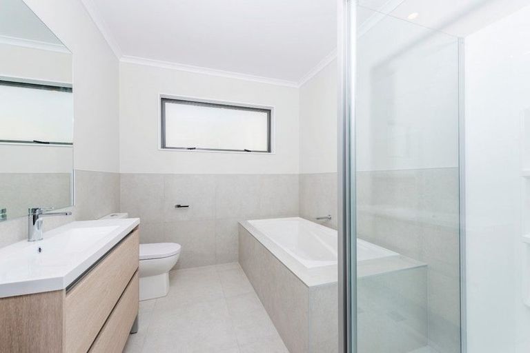 Photo of property in 11 Waenganui Road, Hobsonville, Auckland, 0616