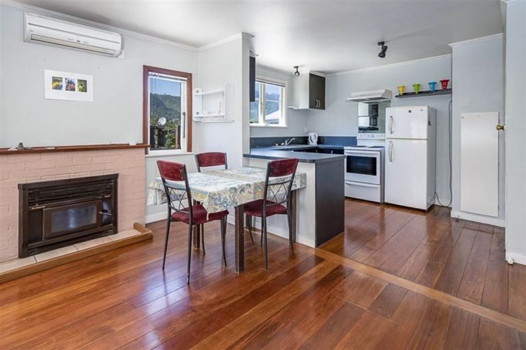 Photo of property in 106 Toi Toi Street, Toi Toi, Nelson, 7010