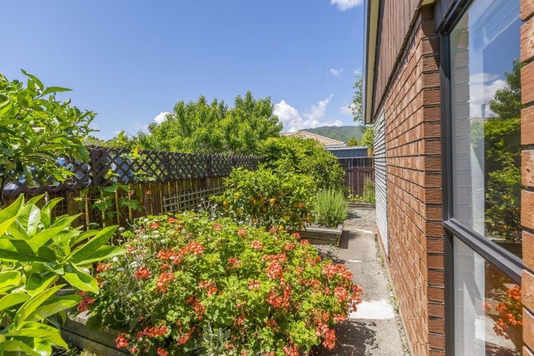 Photo of property in 349b Te Moana Road, Waikanae, 5036