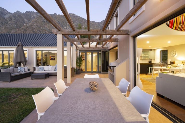 Photo of property in 5 Scenic Drive, Drift Bay, Queenstown, 9371