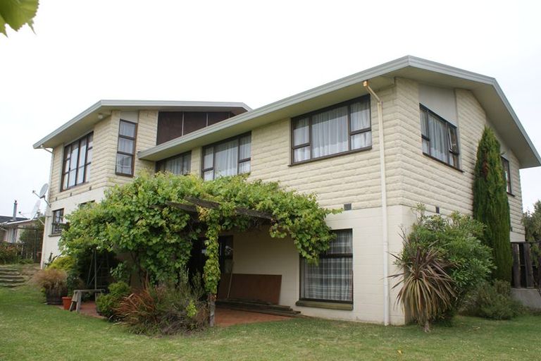 Photo of property in 2 Oakleigh Crescent, Oamaru North, Oamaru, 9400