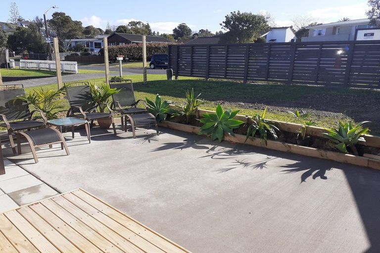 Photo of property in 19b Albatross Road, Red Beach, 0932