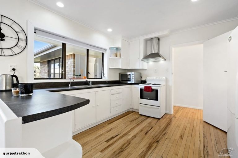 Photo of property in 29 Sunnyside Crescent, Papatoetoe, Auckland, 2025