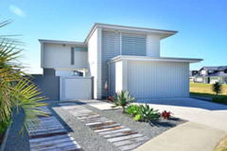 Photo of property in 13 Patiki Place, Omaha, 0986