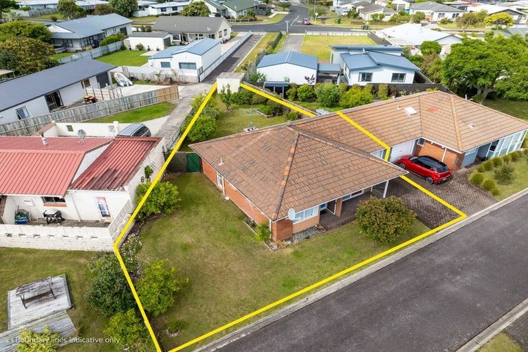 Photo of property in 10/6 Campbell Close, Whangamata, 3620