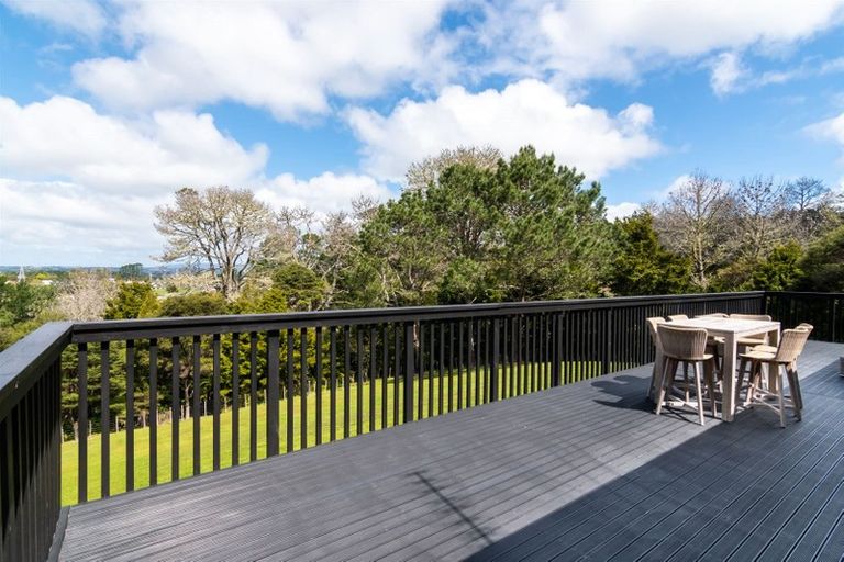 Photo of property in 43 Pinetone Road, Kumeu, 0892