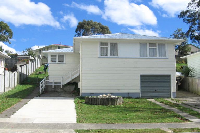 Photo of property in 21 Speargrass Grove, Timberlea, Upper Hutt, 5018