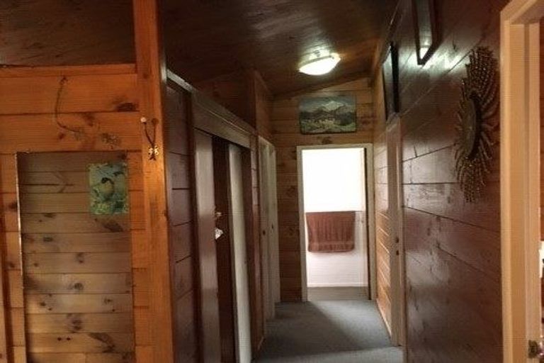 Photo of property in 2 Churchouse Road, Greenhithe, Auckland, 0632