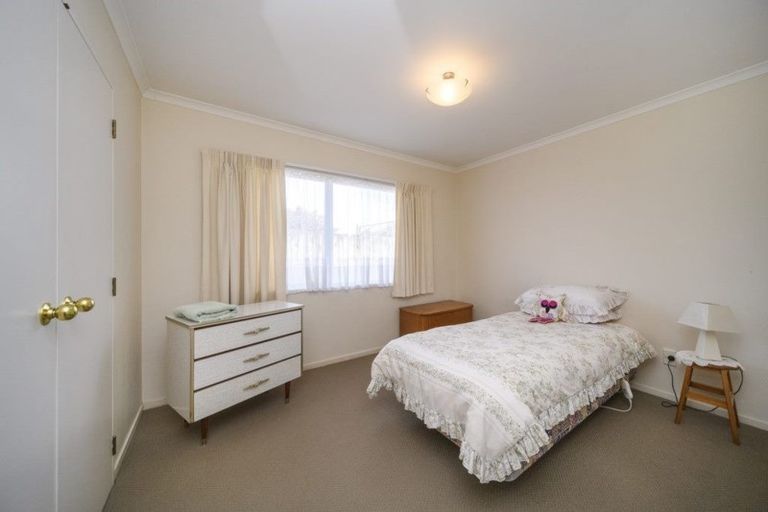 Photo of property in 9a Saint Pauls Court, Highbury, Palmerston North, 4412