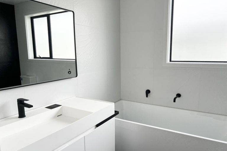 Photo of property in 3 Turbine Way, Hobsonville, Auckland, 0616