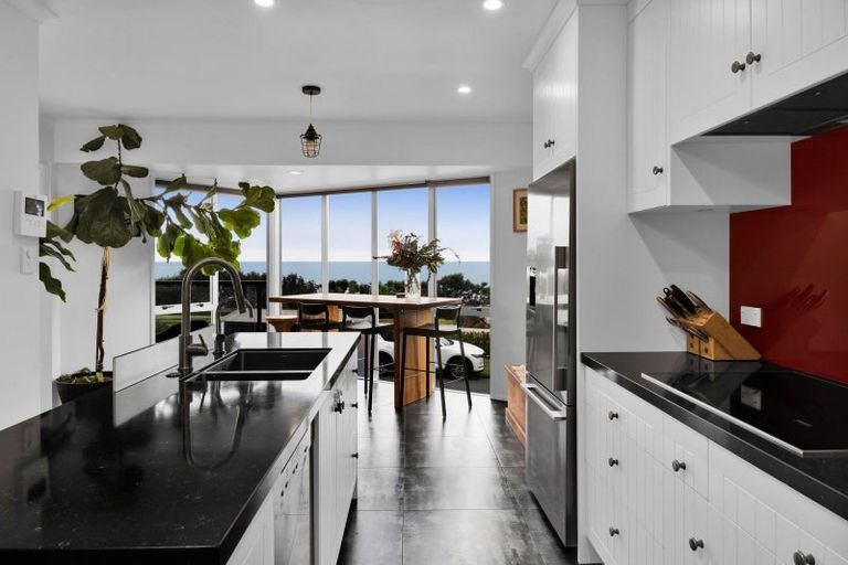 Photo of property in 36 Octavius Place, New Plymouth, 4312