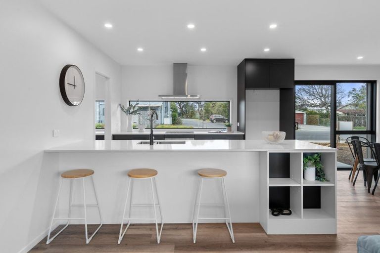 Photo of property in 1 Kakariki Crescent, Carterton, 5713