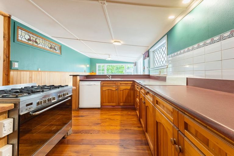 Photo of property in 10 Domain Road, Otaki, 5512