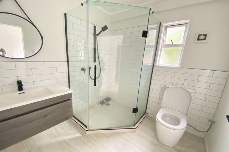 Photo of property in 1/36 Sandiacre Way, Browns Bay, Auckland, 0630