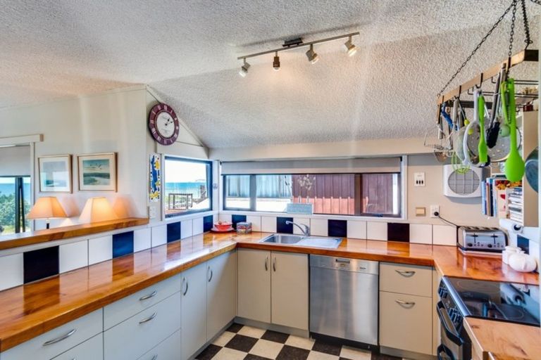 Photo of property in 129 North Shore Road, Eskdale, Napier, 4182