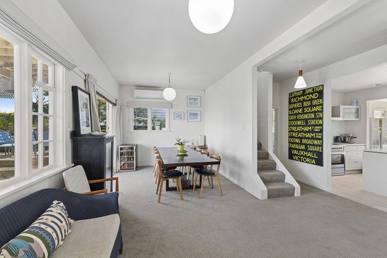 Photo of property in 58 Motuhara Road, Plimmerton, Porirua, 5026