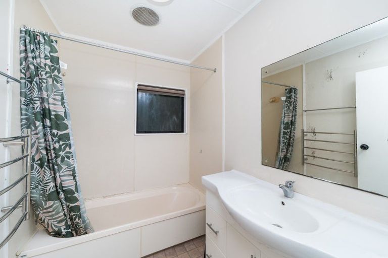 Photo of property in 99 Hillcrest Drive, Kelvin Grove, Palmerston North, 4414