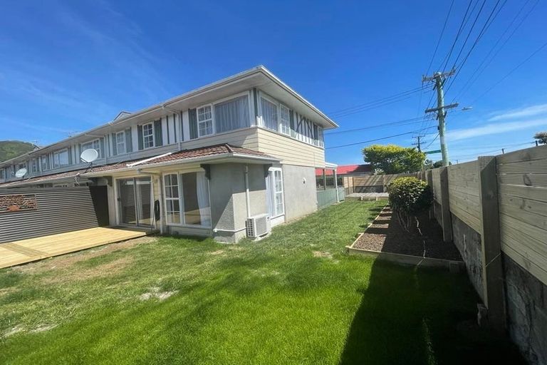 Photo of property in 4/1 Waikare Avenue, Waiwhetu, Lower Hutt, 5010