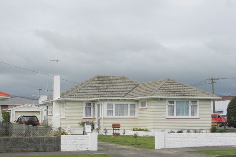 Photo of property in 40 Winchester Street, Levin, 5510