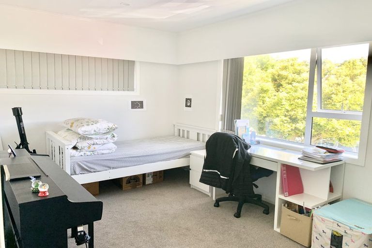 Photo of property in 49 Mayfair Crescent, Mairangi Bay, Auckland, 0630