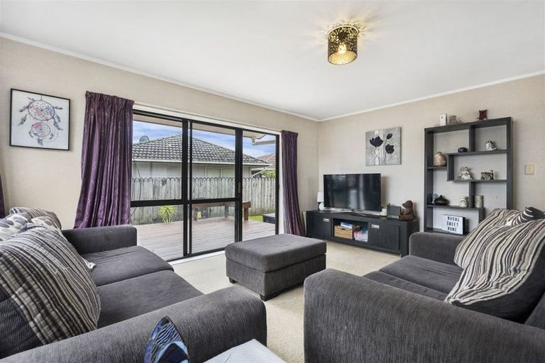Photo of property in 1/12 Aurea Avenue, Pakuranga, Auckland, 2010