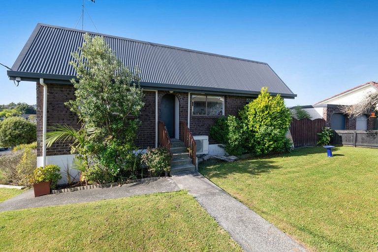 Photo of property in 23 Bay Street, Red Beach, 0932