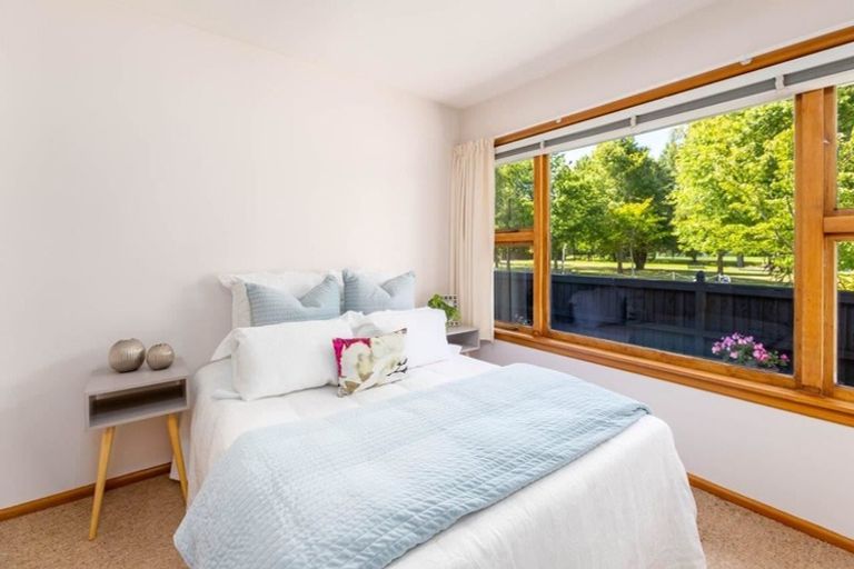 Photo of property in 11 Woodbury Street, Avonhead, Christchurch, 8042