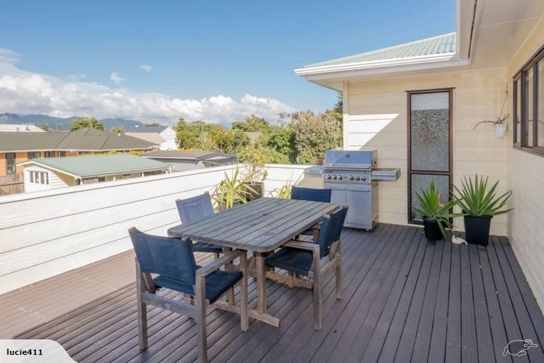 Photo of property in 104 Tutere Street, Waikanae Beach, Waikanae, 5036