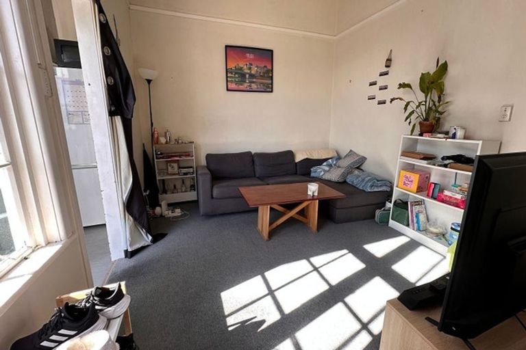 Photo of property in 71 Pirie Street, Mount Victoria, Wellington, 6011