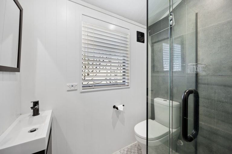 Photo of property in 2/16 Aubrey Crescent, Rainbow Point, Taupo, 3330