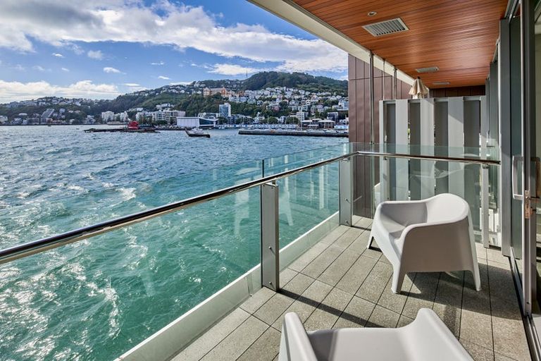 Photo of property in Clyde Quay Wharf, 2b/6 Clyde Quay Wharf, Te Aro, Wellington, 6011