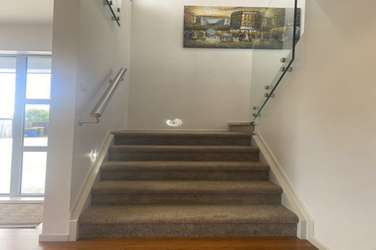 Photo of property in 32a Bodi Place, Te Atatu South, Auckland, 0610