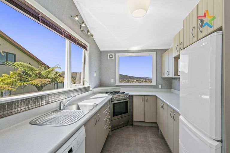 Photo of property in 27 Vista Grove, Kelson, Lower Hutt, 5010