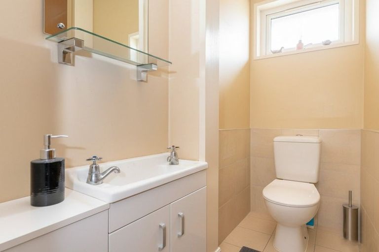 Photo of property in 1 Warwick Street, Balaclava, Dunedin, 9011