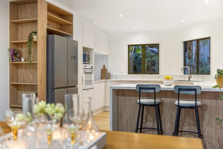 Photo of property in 11 Nottingham Place, Northcross, Auckland, 0630