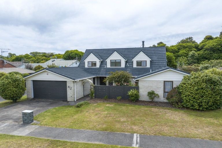 Photo of property in 42 Awanui Drive, Waikanae, 5036