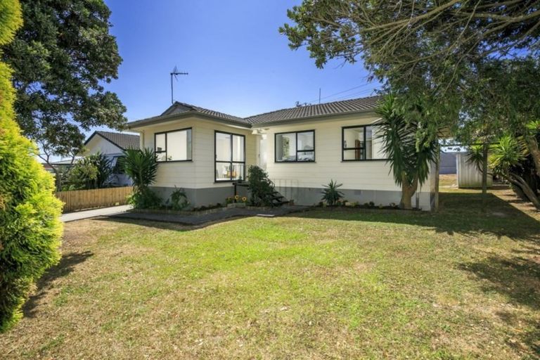 Photo of property in 26 Cabello Place, Unsworth Heights, Auckland, 0632