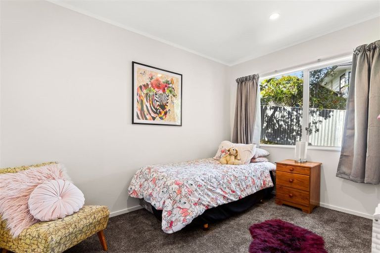 Photo of property in 34 Sungrove Rise, Sunnyvale, Auckland, 0612