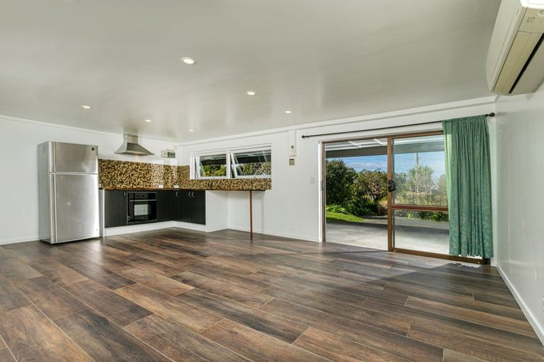 Photo of property in 44 Rewi Street, Torbay, Auckland, 0630