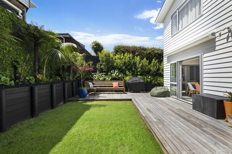 Photo of property in 7a Varlene Terrace, Forrest Hill, Auckland, 0620
