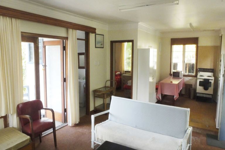 Photo of property in 85 Leigh Road, Leigh, 0985