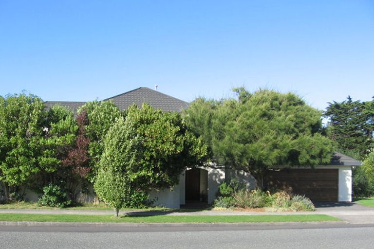 Photo of property in 179 Westchester Drive, Churton Park, Wellington, 6037