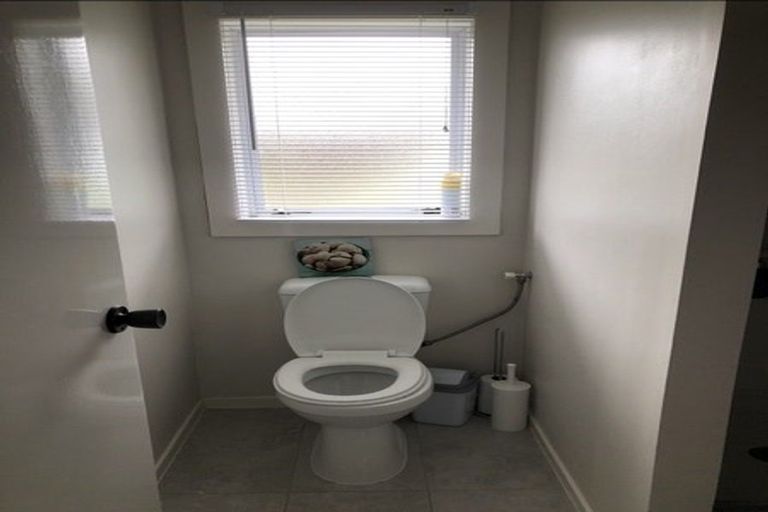 Photo of property in 61 Luton Avenue, Sunnyhills, Auckland, 2010