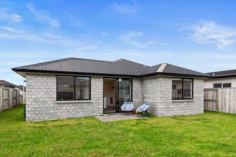Photo of property in 24 Furlong Road, Papamoa, 3118