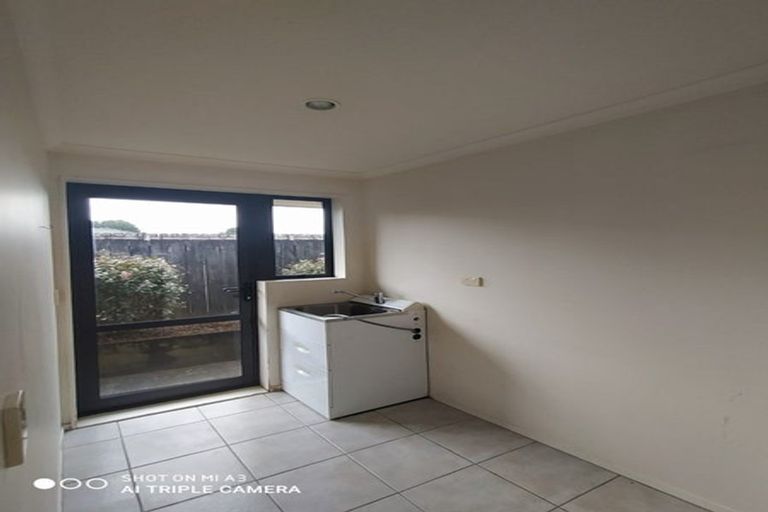 Photo of property in 24 Woodcroft Way, Pukekohe, 2120