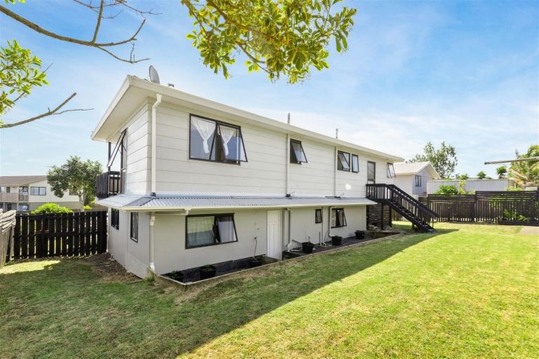 Photo of property in 132 Finlayson Avenue, Clendon Park, Auckland, 2103