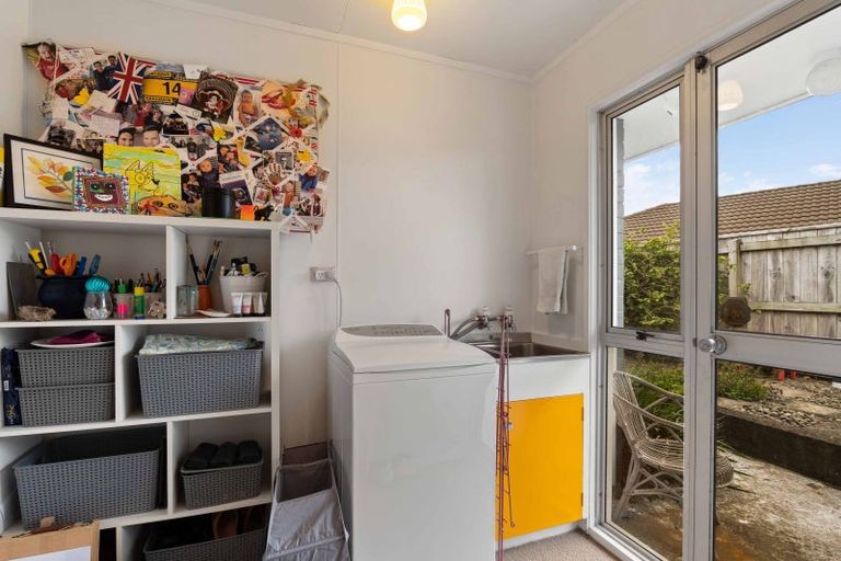 Photo of property in 15d Saint Ives Grove, Whalers Gate, New Plymouth, 4310