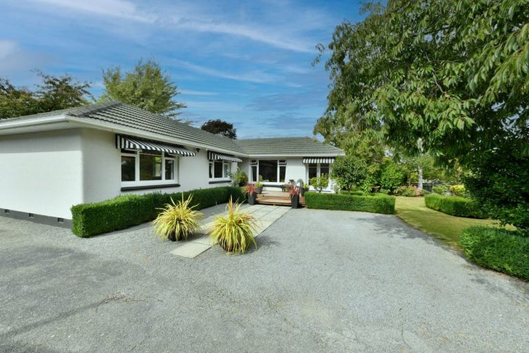 Photo of property in 19 Middlepark Road, Sockburn, Christchurch, 8042