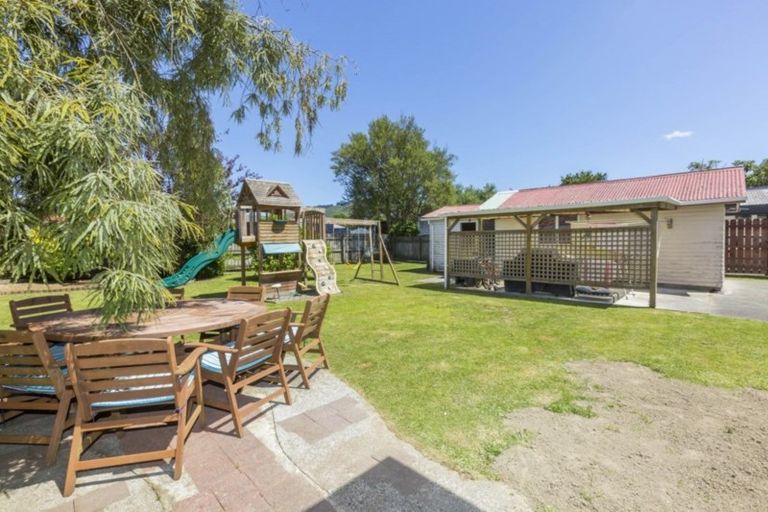 Photo of property in 43 Golders Road, Elderslea, Upper Hutt, 5018