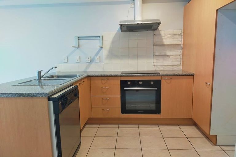 Photo of property in 10/42 Fields Parade, Oteha, Auckland, 0632